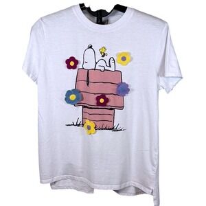 Peanuts Snoopy Woodstock 3D Crochet Flower Graphic T-Shirt White Medium